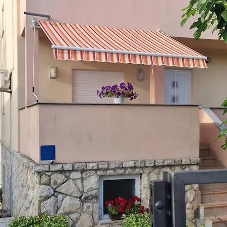 Leni Apartman