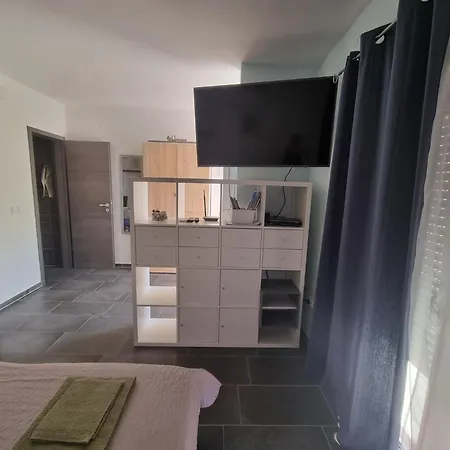 Apartment Leni