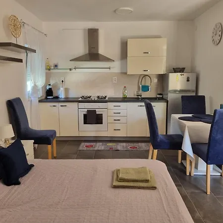 Apartment Leni